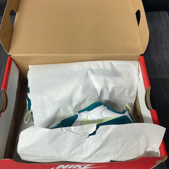 Nike Air Max 90 Toggle SE CV0064-124 Size 11.5C Phantom Barely Volt - Picture 12 of 12